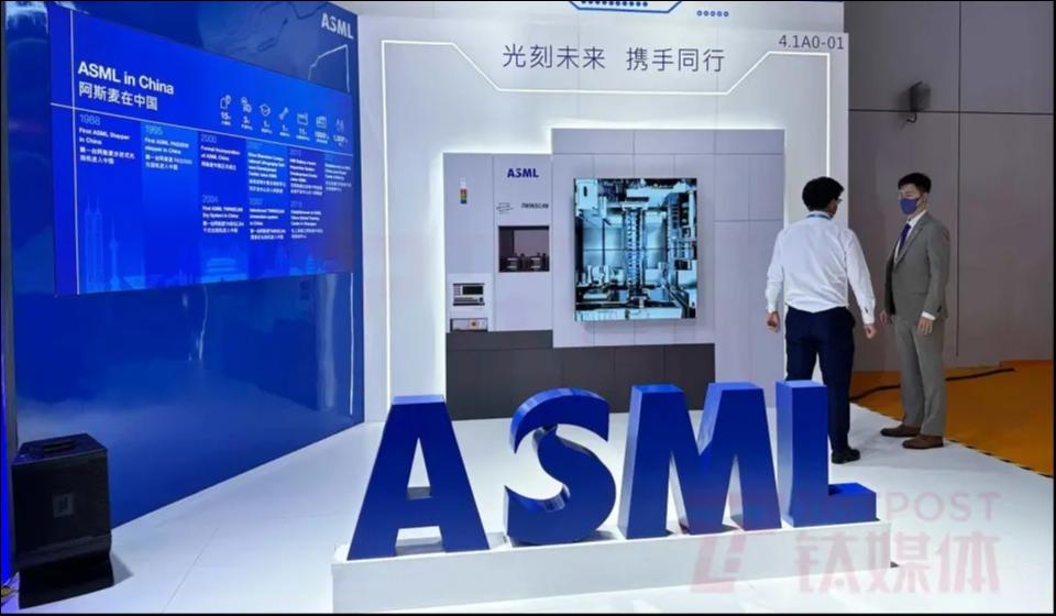 ASML Shares Crash 16% over Bookings Miss, Guidance Cut and D…